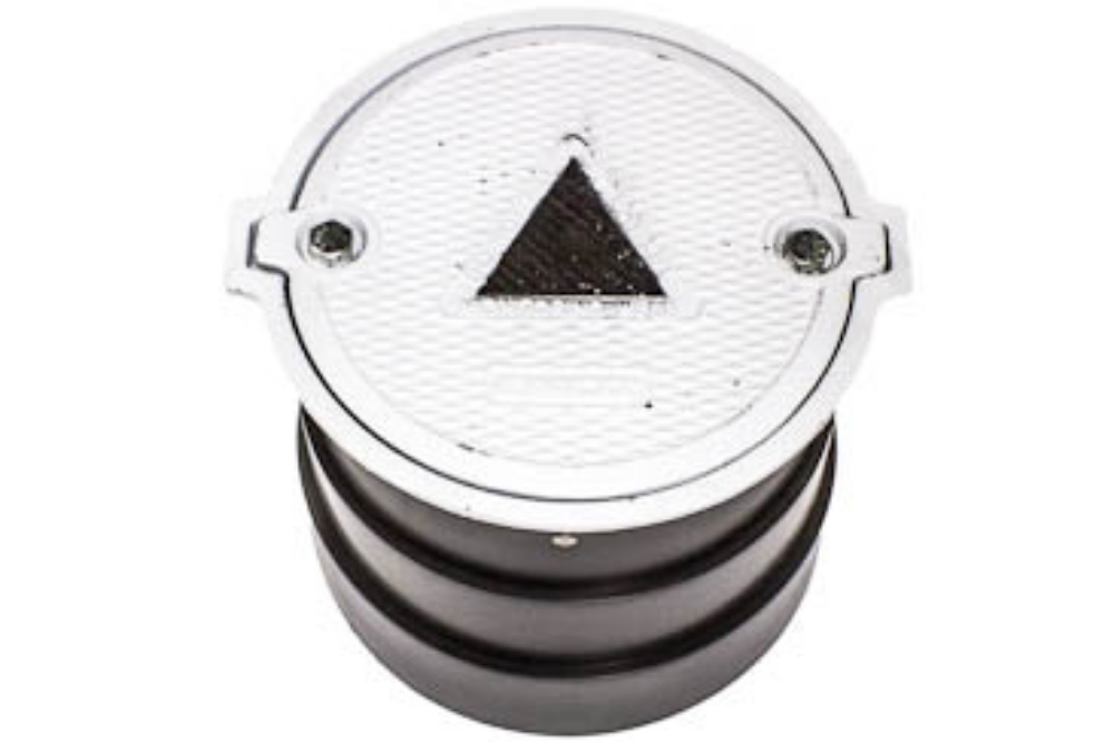 Picture of Manhole, 12" x 12" Poly Skirt